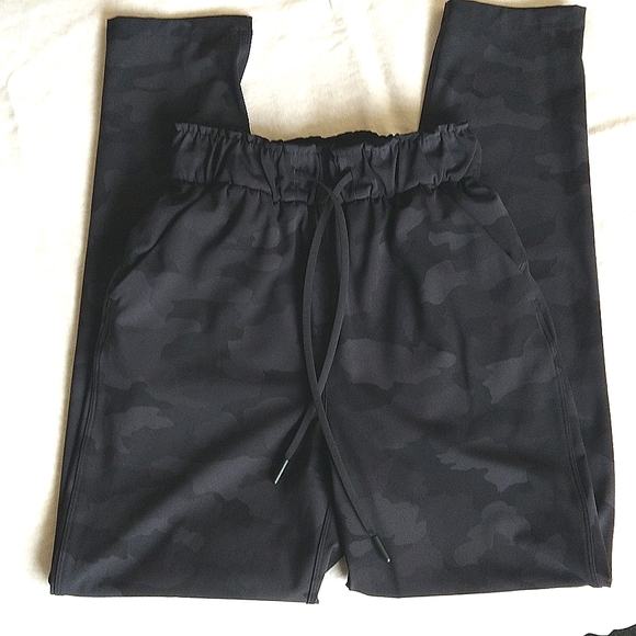lululemon athletica Pants - 🍋 Lululemon Camo Joggers, size 0